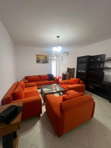 Tirane, jepet me qera apartament 2+1+Ballkon Kati 3, 112 m² 650 € (Don Bosko)