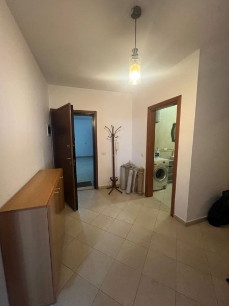 Tirane, jepet me qera apartament 2+1+Ballkon Kati 3, 112 m² 650 € (Don Bosko)