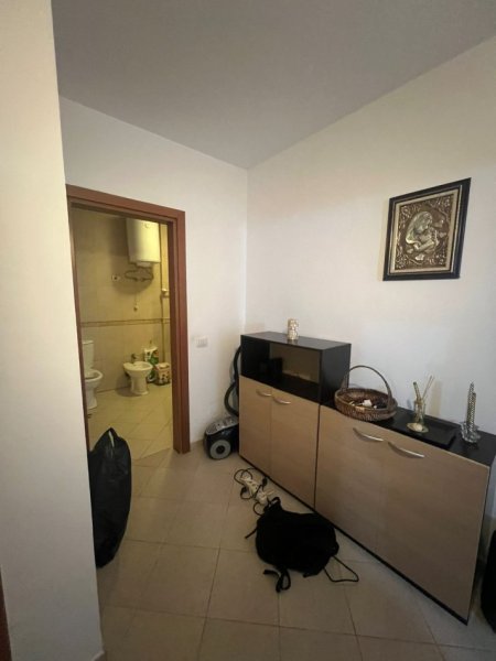 Tirane, jepet me qera apartament 2+1+Ballkon Kati 3, 112 m² 650 € (Don Bosko)