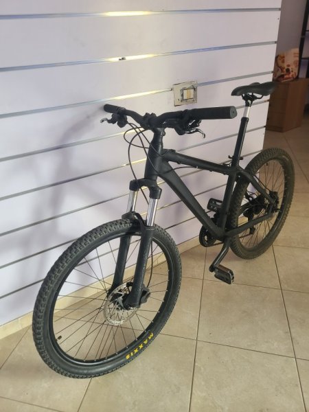 Tirane, Biciklet 26ce Sportive e zeze  10 marshe Mbrapa dhe 2 Para.  Pjes origjinale shimano. Goma maxxis para dhe mbrapa . Super akse si ne mes si mbrapa per shpejtesi 🔥 Trup Alumini & Shal Me Suspacion Per Komoditet Ne Rruge me Gropa👌300€