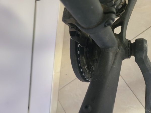 Tirane, Biciklet 26ce Sportive e zeze  10 marshe Mbrapa dhe 2 Para.  Pjes origjinale shimano. Goma maxxis para dhe mbrapa . Super akse si ne mes si mbrapa per shpejtesi 🔥 Trup Alumini & Shal Me Suspacion Per Komoditet Ne Rruge me Gropa👌300€