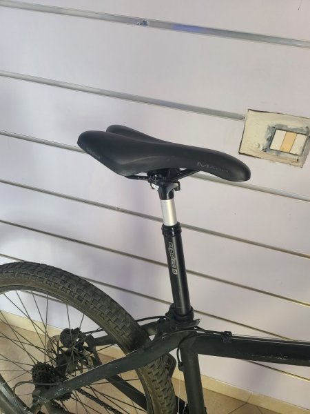 Tirane, Biciklet 26ce Sportive e zeze  10 marshe Mbrapa dhe 2 Para.  Pjes origjinale shimano. Goma maxxis para dhe mbrapa . Super akse si ne mes si mbrapa per shpejtesi 🔥 Trup Alumini & Shal Me Suspacion Per Komoditet Ne Rruge me Gropa👌300€
