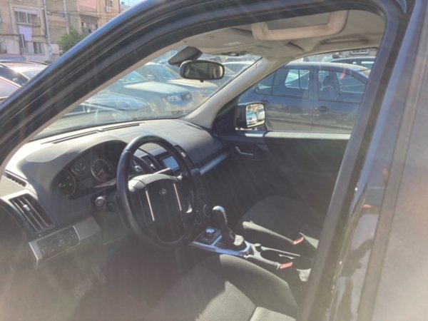 Tirane, shes SUV | Fuoristrad | Xhip Land Rover Freelander2 SD4S Nafte, e zeze automatik Kondicioner 195.000 km 7.500 €