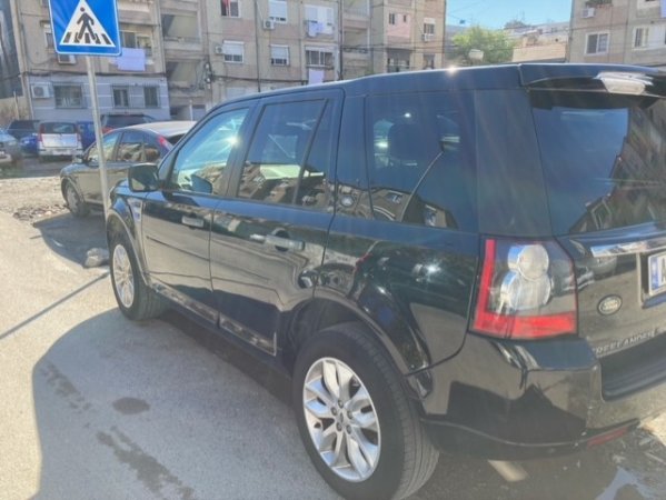 Tirane, shes SUV | Fuoristrad | Xhip Land Rover Freelander2 SD4S Nafte, e zeze automatik Kondicioner 195.000 km 7.500 €