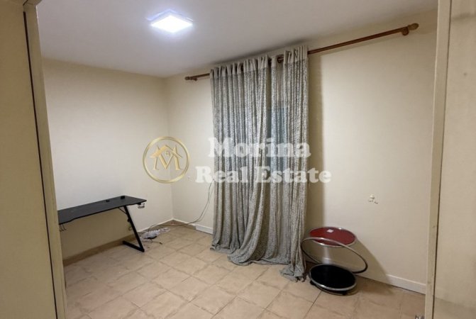 Tirane, jepet me qera apartament 2+1 Kati 4, 100 m² 600 € (Komuna Parisit)