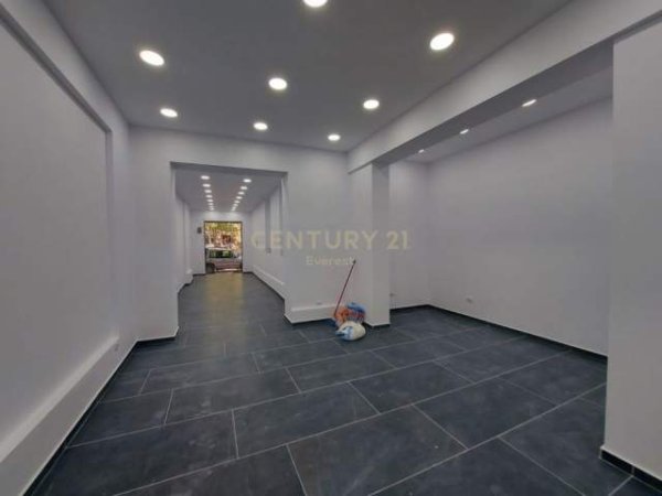 Tirane, shitet ambjent biznesi Kati 0, 73 m² 290.000 Euro (Ish Ekspozita)