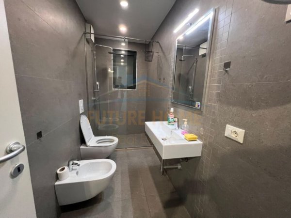 Tirane, jepet me qera apartament 2+1 Kati 9, 118 m² 650 € (Rruga e Kavajes)