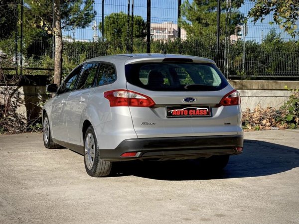 Tirane, shes me portobagazh FORD FOCUS TITANIUM Nafte, gri metalizato manuale Klima 174.000 km 5.400 €