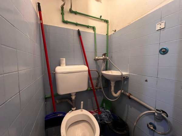 Tirane, shitet ambjent biznesi Kati -1, 30 m² 65.000 € (Riza Cerova)