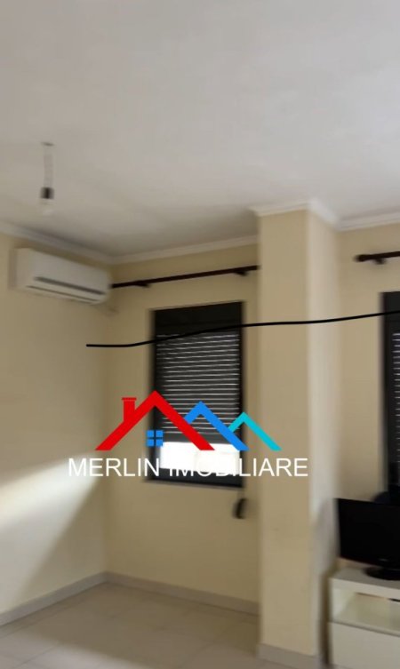 Tirane, jepet me qera apartament 1+1+Ballkon Kati 8, 92 m² 350 € (Milto Sotir Gura,ASTIR)