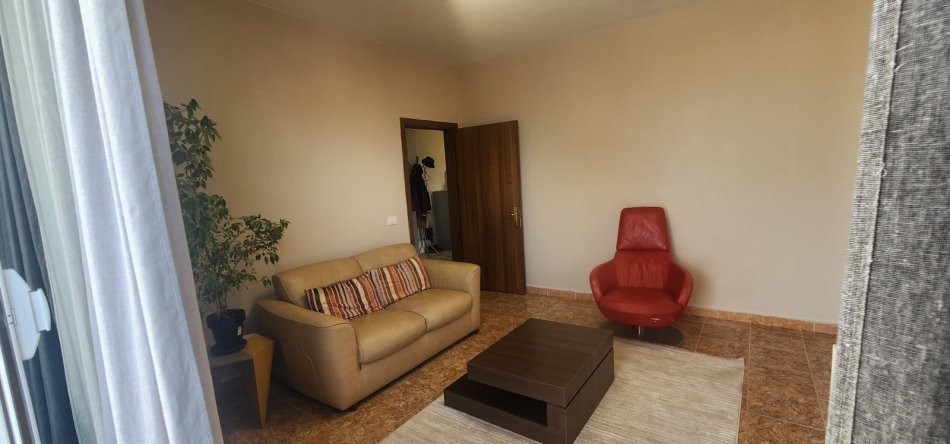 Tirane, jepet me qera apartament 2+1 Kati 11, 145 m² 1.500 € (Bllok)