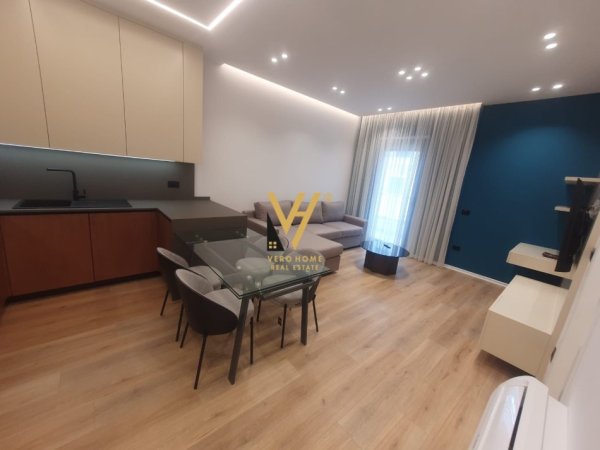 Tirane, jepet me qera apartament 1+1+Ballkon Kati 1, 70 m² 750 € (PORCELAN)