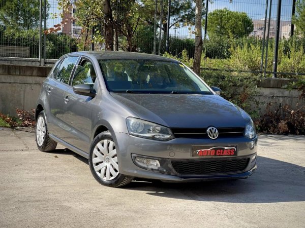 Tirane, shes makine VW POLO Benzin+Gaz, gri e erret manuale Klima 204.000 km 5.700 €