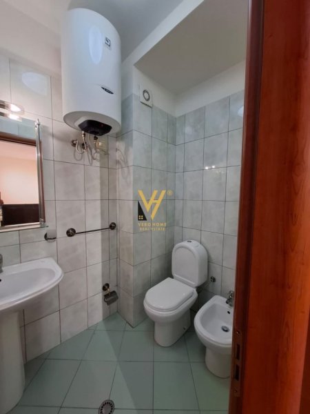 Tirane, jepet me qera apartament 2+1+Ballkon Kati 3, 110 m² 800 € (RRUGA EDUART MANO)