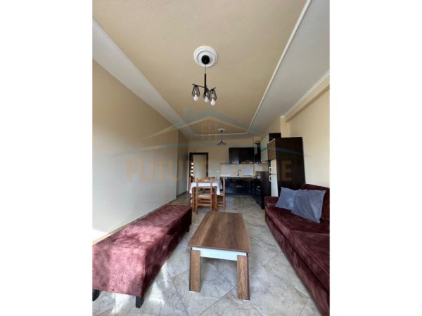 Durres, jepet me qera apartament 3+1 Kati 4, 101 m² 400 € (Ish Urt, Durres)