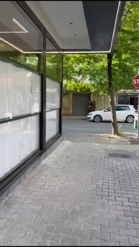 Tirane, shitet dyqan Kati 0, 100 m² (Pazari Ri)