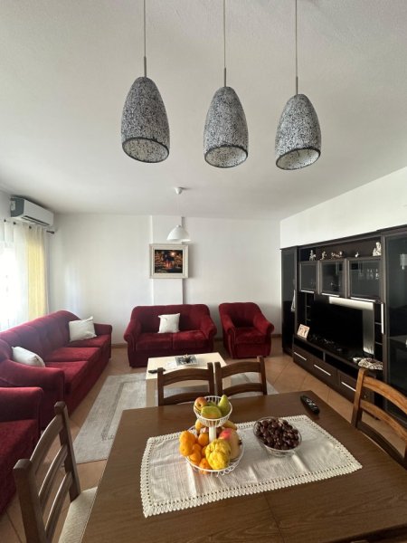 Tirane, shitet apartament 2+1+Ballkon Kati 1, 100 m² 210.000 € (KOPSHTI BOTANIK)
