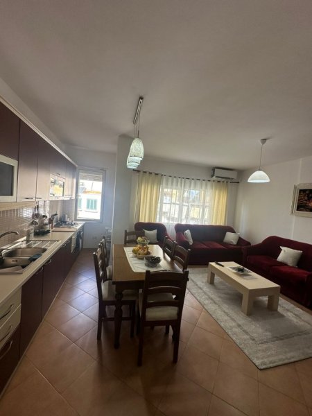 Tirane, shitet apartament 2+1+Ballkon Kati 1, 100 m² 210.000 € (KOPSHTI BOTANIK)