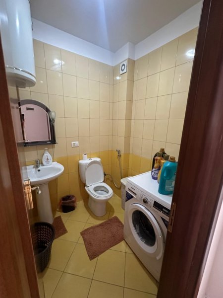 Tirane, shitet apartament 2+1+Ballkon Kati 1, 100 m² 210.000 € (KOPSHTI BOTANIK)