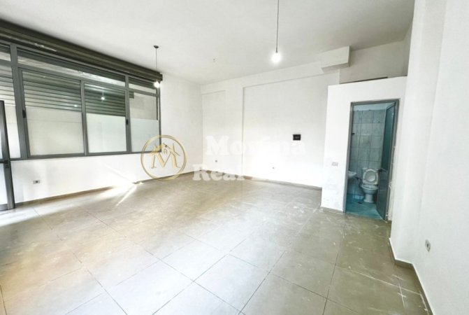 Tirane, shitet ambjent biznesi Kati 1, 50 m² 64.000 € (Yzberisht/Rruga Joklin Persi)