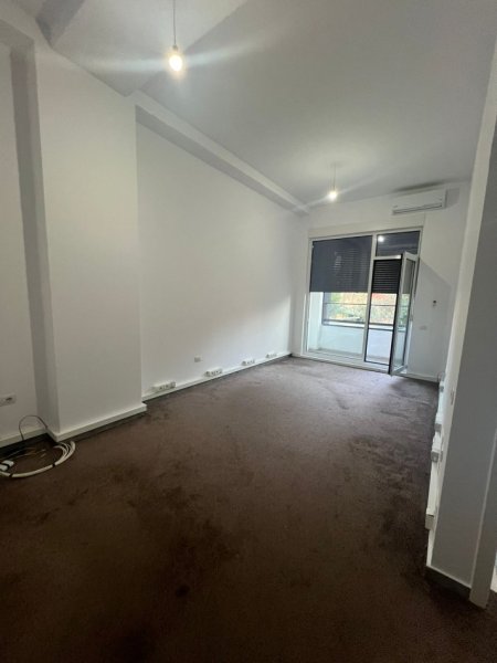 Tirane, jepet me qera apartament 1+1+Ballkon Kati 1, 76 m² 400 € (Kompleksi Kontakt)