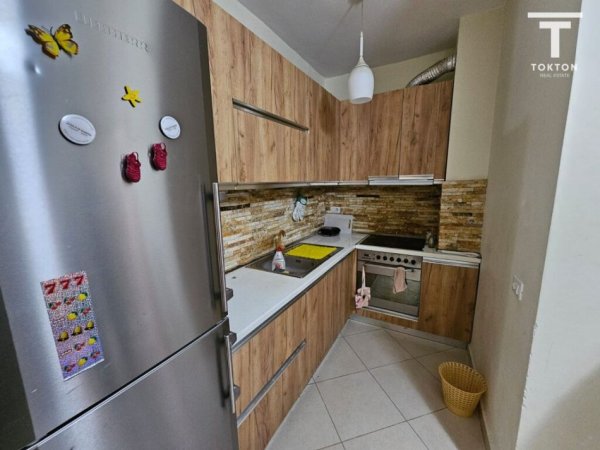 Tirane, jepet me qera apartament 1+1 Kati 2, 60 m² 320 € (Rruga e Dajtit, Fresku, Tiranë, TT 1466)