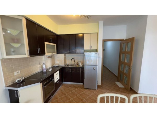 Tirane, jepet me qera apartament 2+1 Kati 4, 90 m² 450 € (Prane Viles L, Unaza e Re)