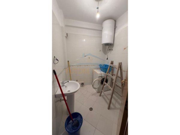 Tirane, jepet me qera apartament 2+1 Kati 4, 90 m² 450 € (Prane Viles L, Unaza e Re)