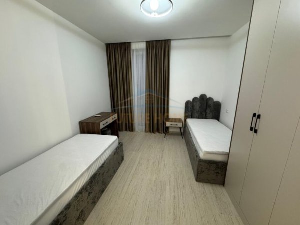 Tirane, jepet me qera apartament 2+1+Ballkon Kati 1, 113 m² 1.800 € (Liqeni i Thatë)