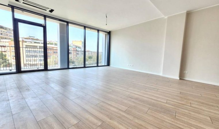 Me Qera: Zyre me 3 Ambiente Pune + 2wc**+ 1 Garazh**📍Lake View - Liqeni Tiranës | (128 m2 ) Me Super Pamje nga Liqeni i Tiranes