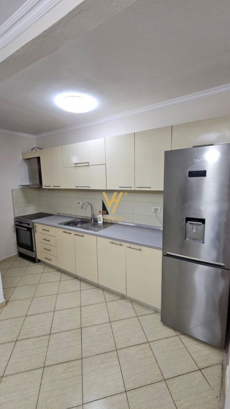 Tirane, jepet me qera apartament 2+1+Ballkon Kati 4, 67 m² 500 € (RRUGA FERIT XHAJKO)