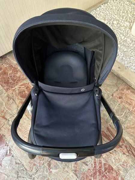 Tirane, Shes karroce Maxi Cosi Lila 380 €