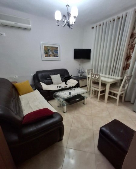 Tirane, jepet me qera apartament 1+1 Kati 1, 53 m² 450 € (MEDRESEJA)