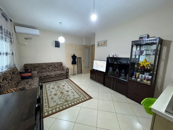 Tirane, shes apartament 2+1 Kati 2, 80 m² 150.000 € (ali demi)