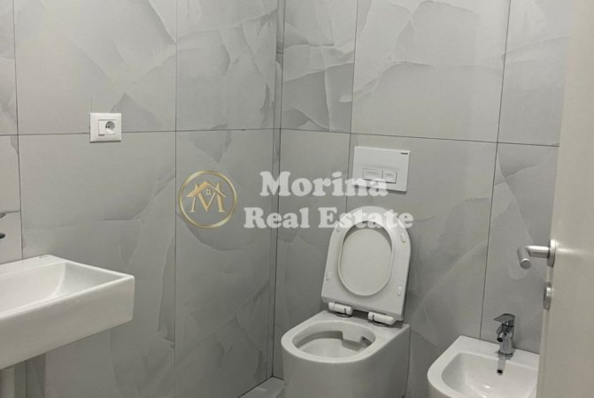 Tirane, jepet me qera apartament 2+1 Kati 4, 95 m² 450 € (Ali Demi)