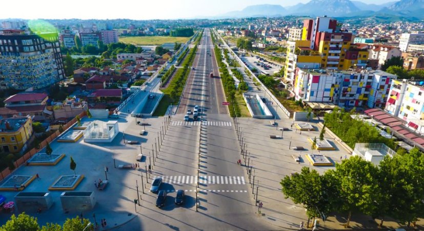 Tirane, shitet apartament 2+1 Kati 4, 123 m² (Bulevardi i Ri, Tirane)