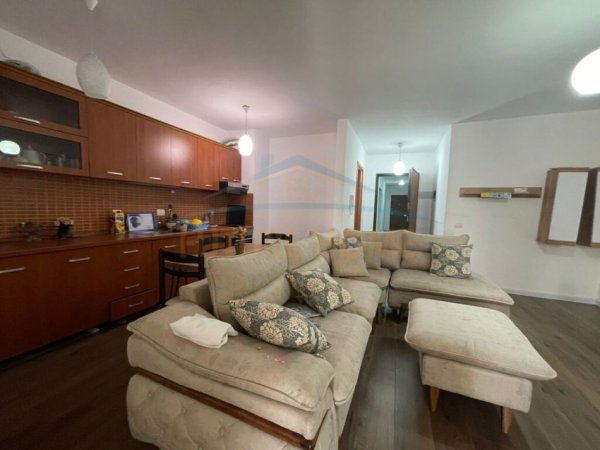 Durres, jepet me qera apartament 1+1+Ballkon Kati 4, 80 m² 450 € 