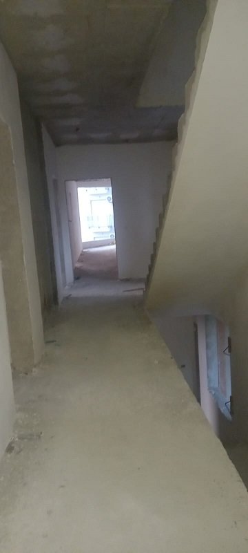 Shëngjin shitet apartament 2+1 me pamje nga deti, rana e hedhun