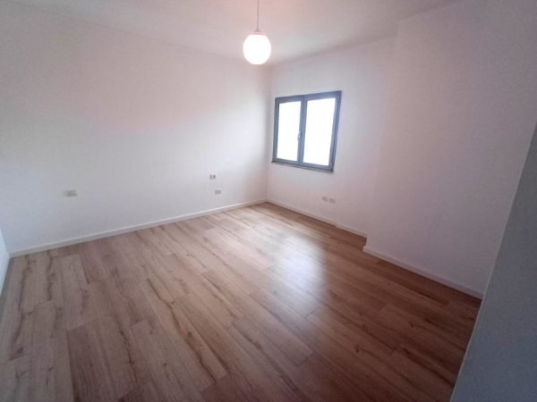Shitet Apartament 1+1 Zogu i Zi    147.000 €