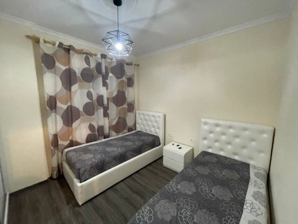 Tirane, jepet me qera apartament 2+1 Kati 3, 90 m² 400 € (Fresk)