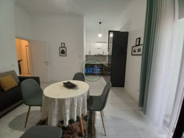 Durres, jepet me qera apartament 1+1 Kati 2, 66 m² 400 € (Qendra Tregtare Blue Star)