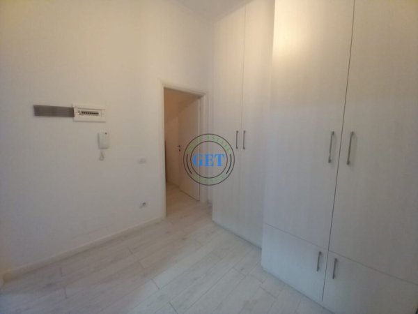 Durres, jepet me qera apartament 1+1 Kati 2, 66 m² 400 € (Qendra Tregtare Blue Star)
