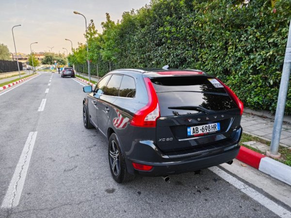Tirane, shitet SUV | Fuoristrad | Xhip Volvo XC60 2010 T6 Benzin/Gaz Benzin+Gaz, gri e erret automatik Klima 273.000 km 9.990 €
