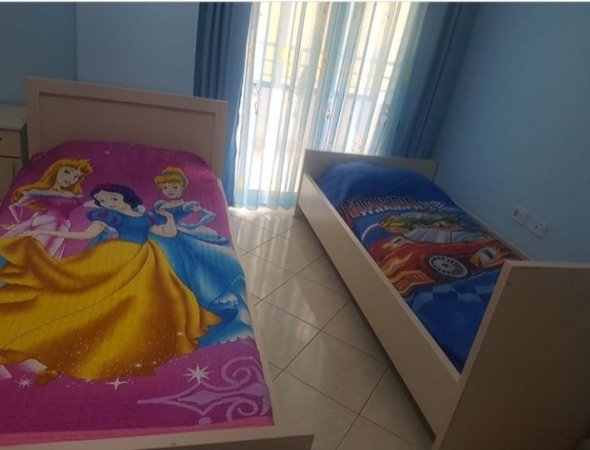 Tirane, jepet me qera apartament 2+1+Ballkon Kati 2, 97 m² 450 € (Yzberisht prane KMY)
