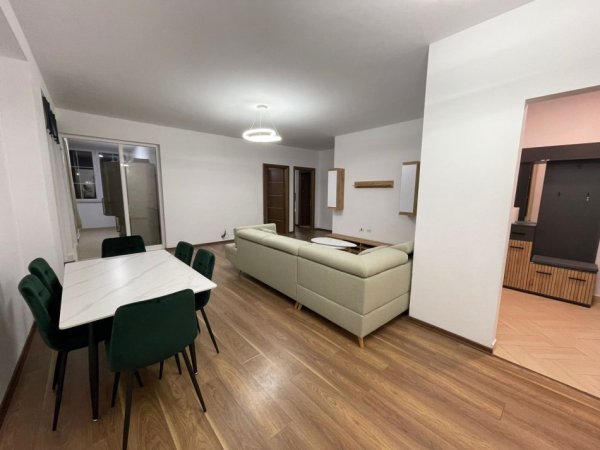 Tirane, jepet me qera apartament 2+1+Ballkon Kati 4, 120 m² 600 € (Kinostudio)