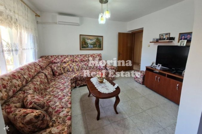 Tirane, jepet me qera apartament 1+1 Kati 2, 70 m² 800 € (Rruga Durresit)