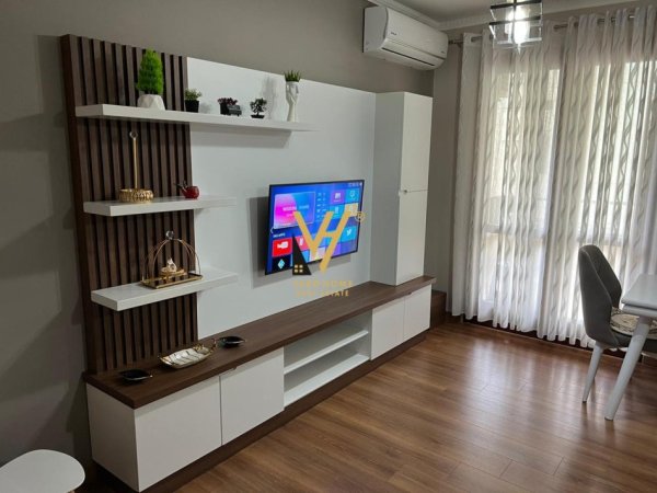 Tirane, jepet me qera apartament 2+1+Aneks+Ballkon Kati 2, 120 m² 700 € (KOPSHTI BOTANIK)