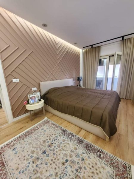 Tirane, shitet apartament Kati 8, 100 m² 128.000 Euro (Bulevardi i Ri,Yzberisht)