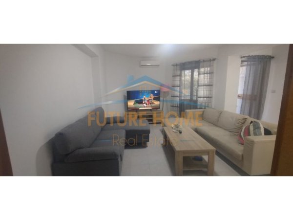 Tirane, jepet me qera apartament 2+1+Ballkon Kati 1, 92 m² 650 € (QENDER)