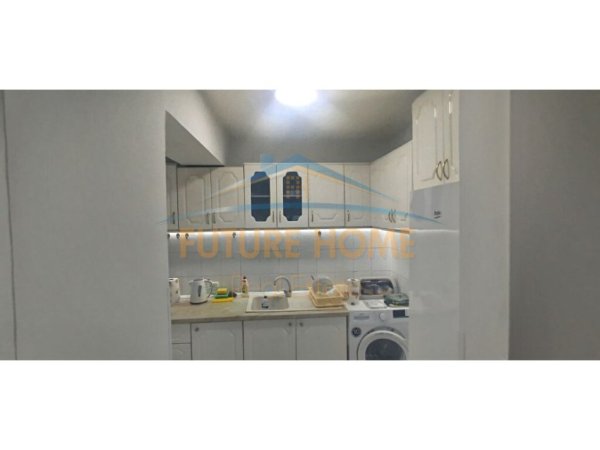 Tirane, jepet me qera apartament 2+1+Ballkon Kati 1, 92 m² 650 € (QENDER)
